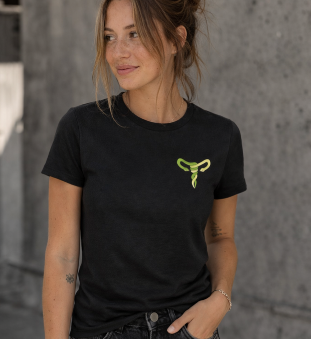 SERPENT UTERUS T-Shirt unisex